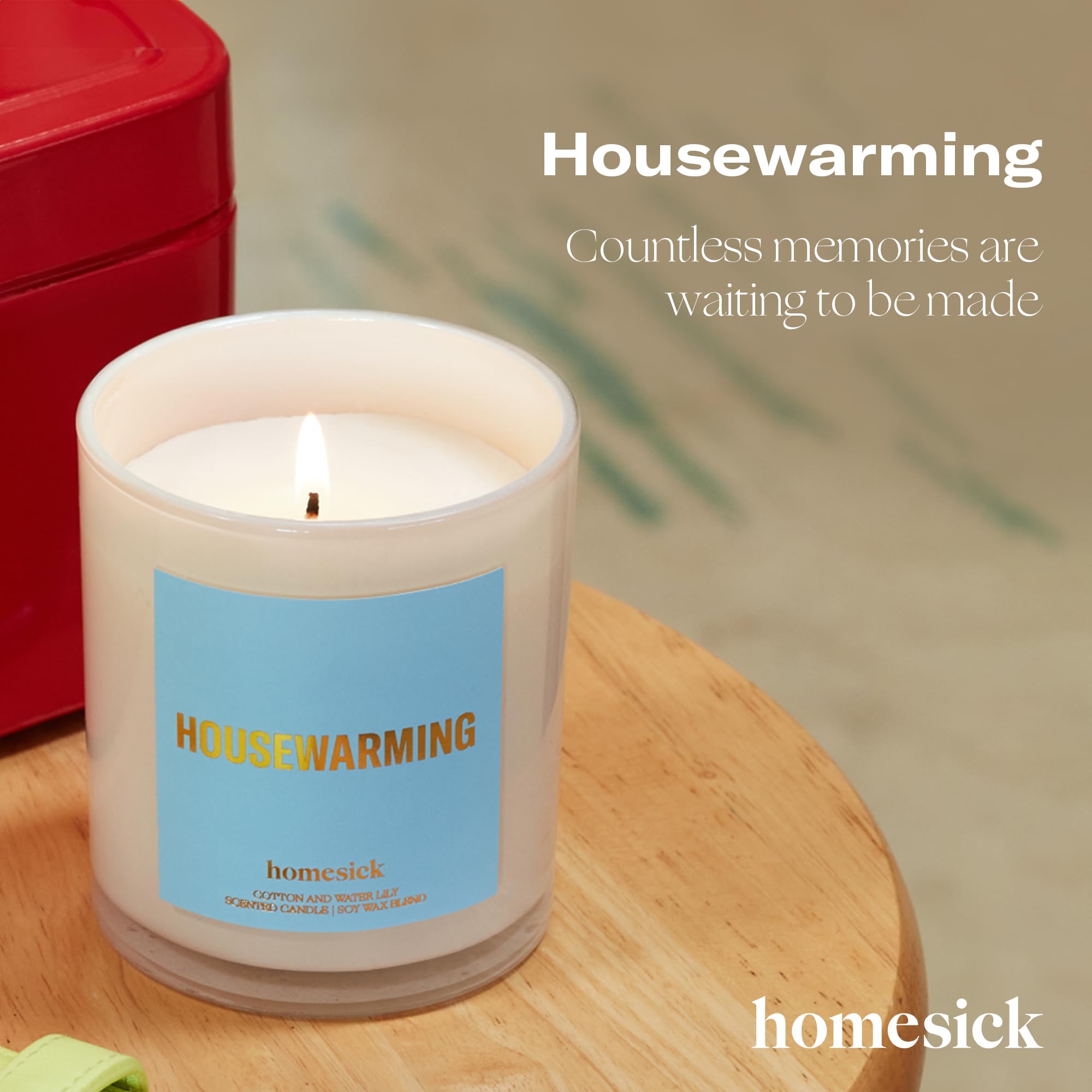 Notes of cotton and water lily scent