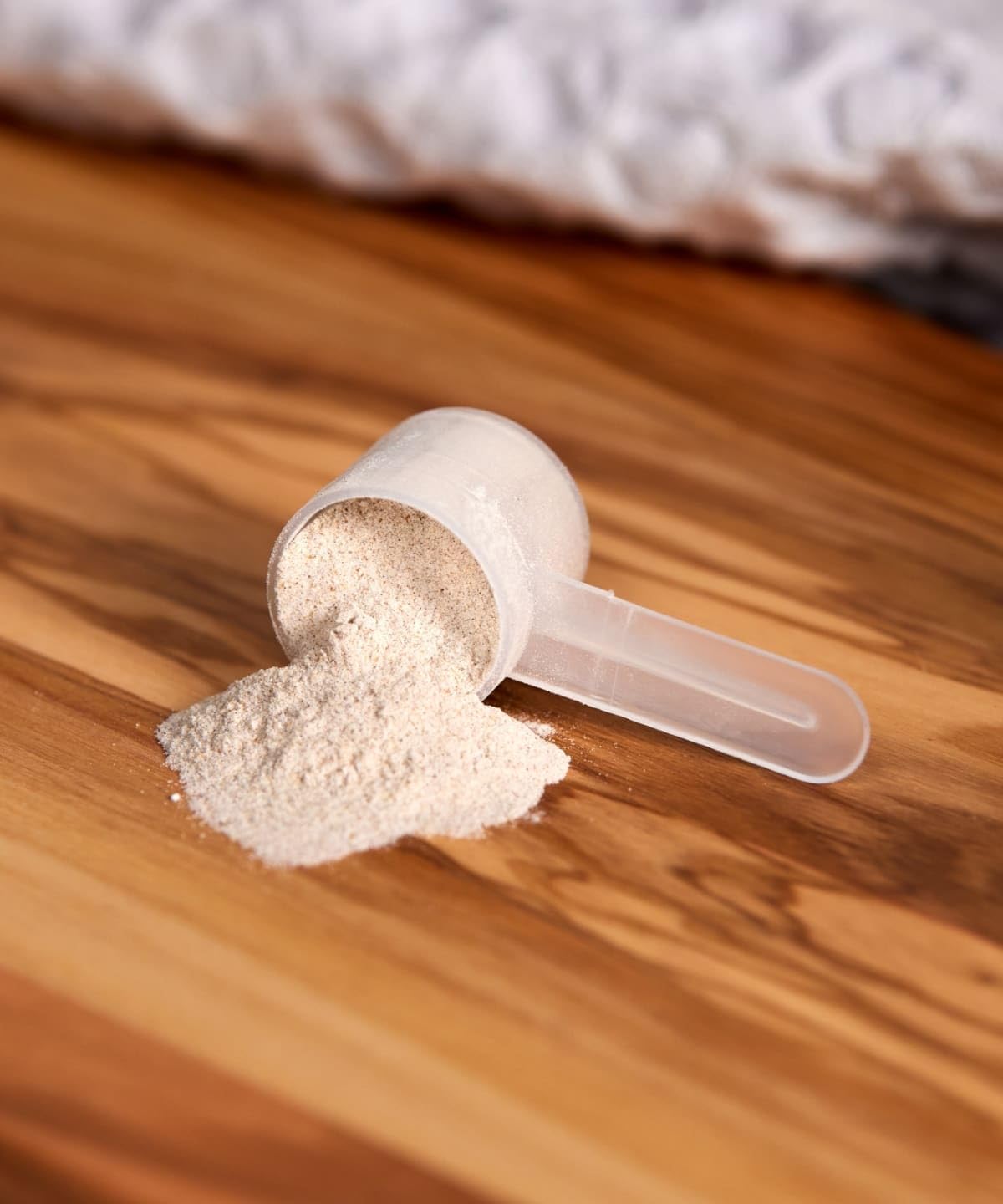 Usage setup showing shaker and prepared drink