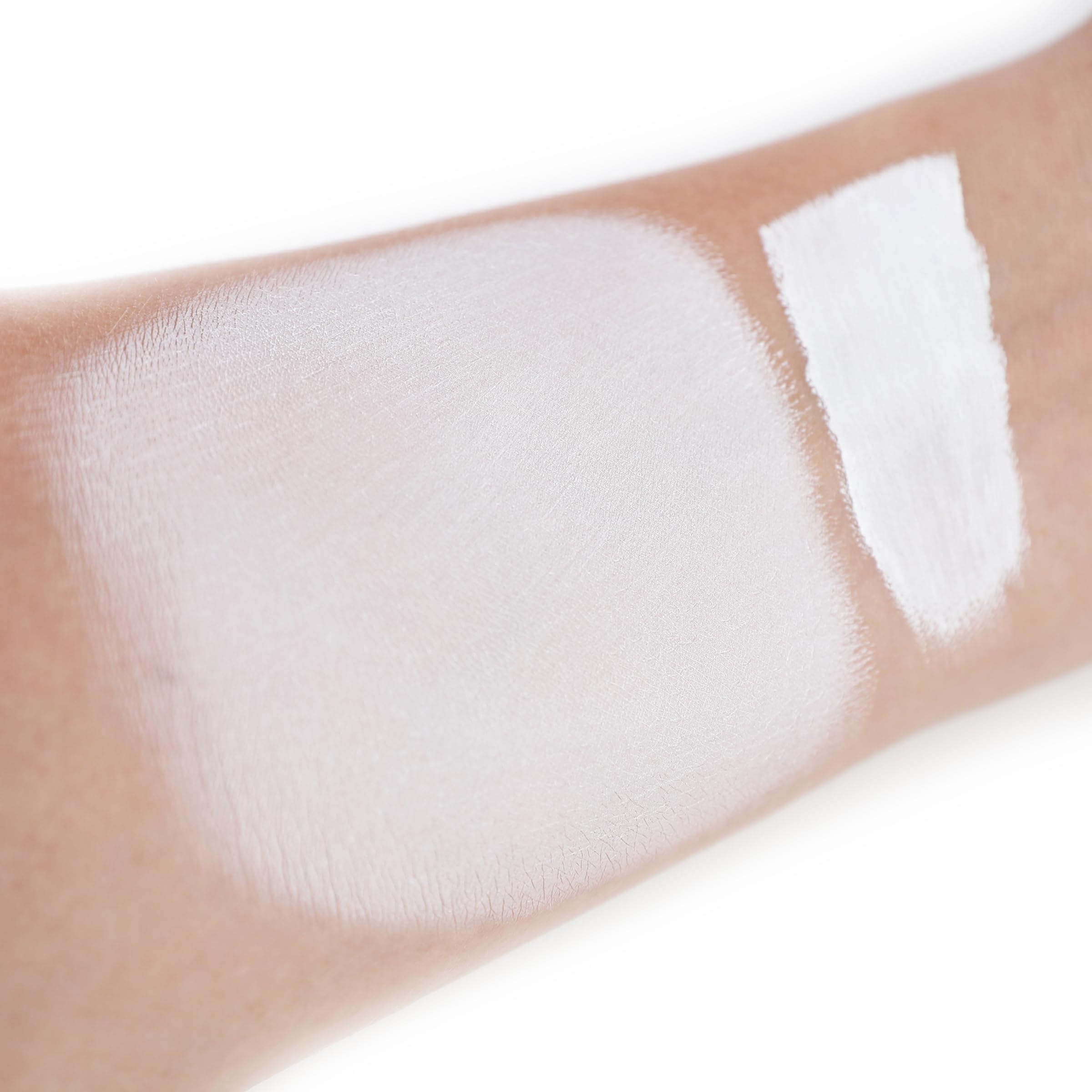 IS'MINE white liquid foundation swatches show even coverage and shade range.