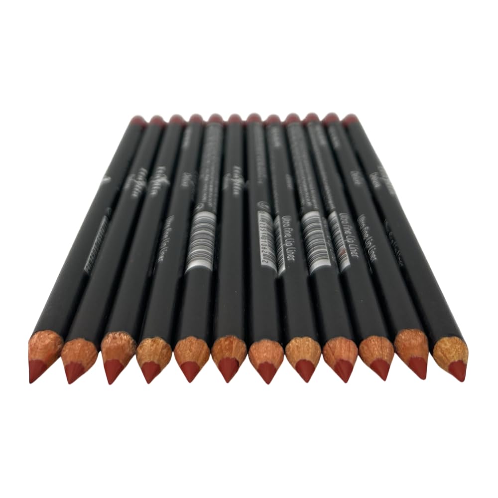 Auburn lip swatch using Italia-Deluxe liner, smooth application and soft matte finish.