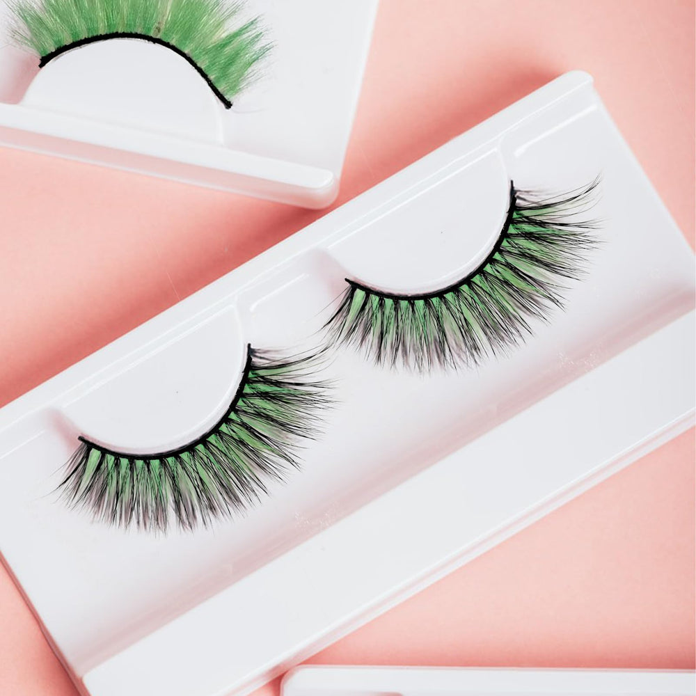 JIANGLAI colored lashes worn look boosts eye brightness with pink-green hues for festive outfits.