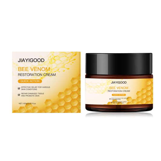 JIAYIGOOD Bee Venom Cream texture spread demonstrates quick absorption for daily use