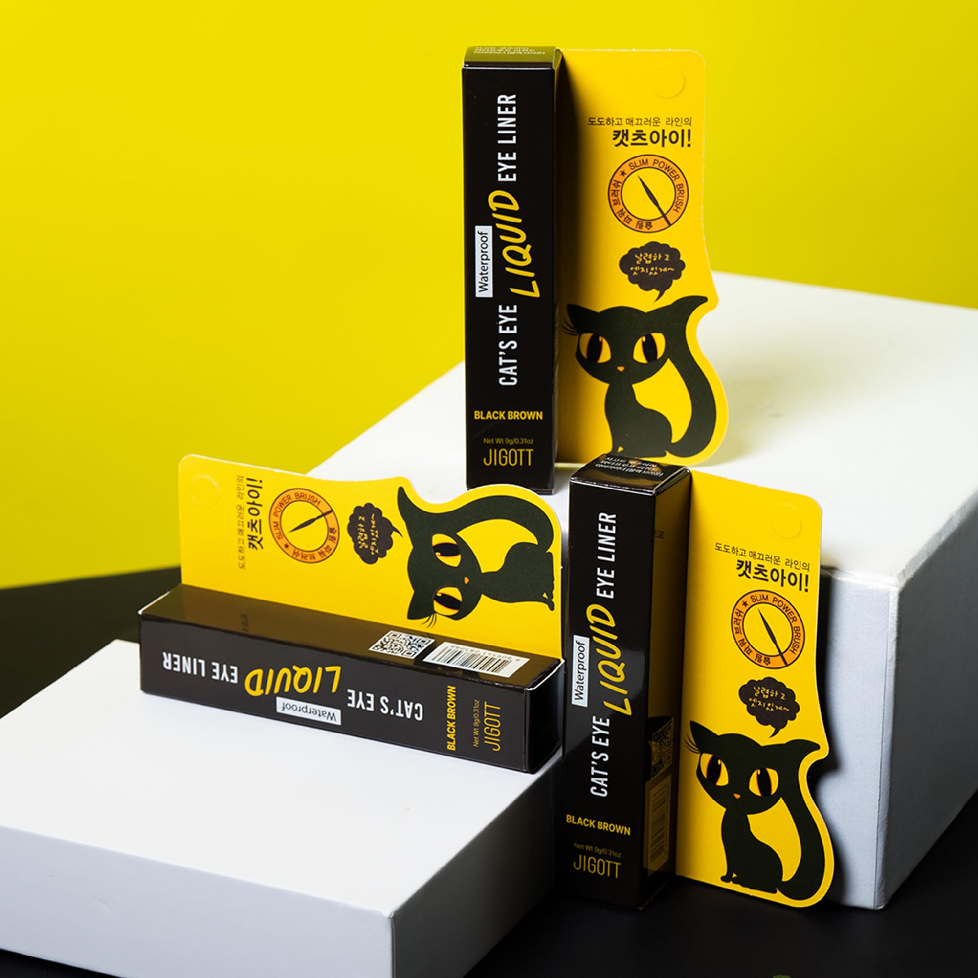 Gentle formula with natural ingredients for the delicate eye area.