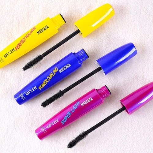 Jigott Cat's Eye Perfect Volume Mascara tube emphasizes portable styling on-the-go.