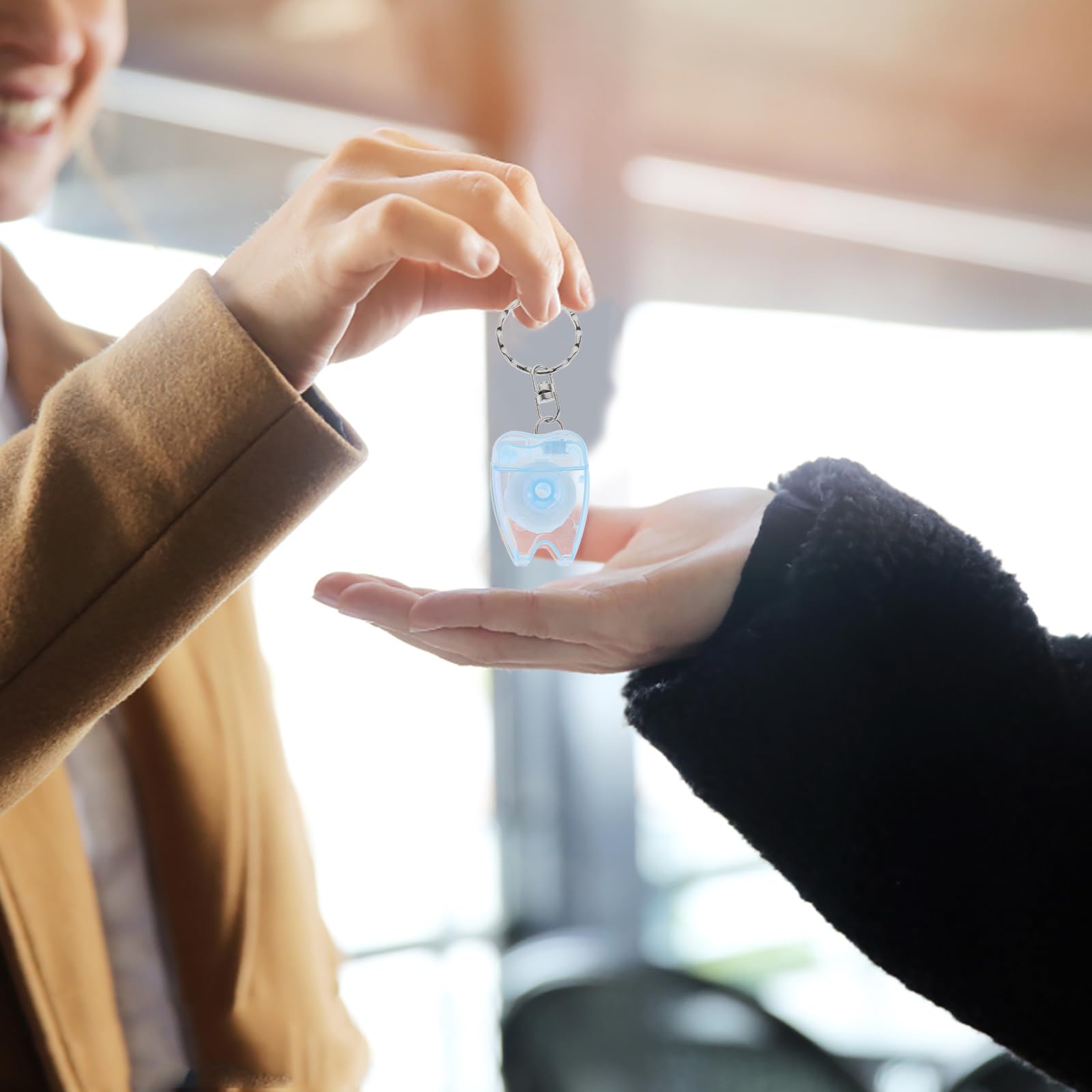 Keychain dental floss with 15 meter floss length