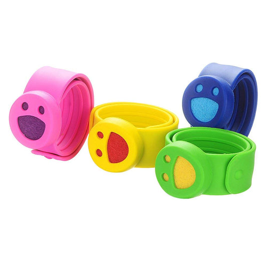 Diffuser bracelet with interchangeable felt pads