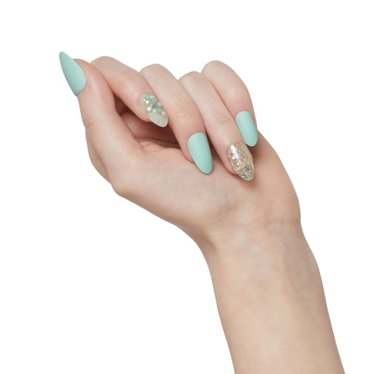 KISS imPRESS Mint Glitter design nails offering glossy mint style at home.