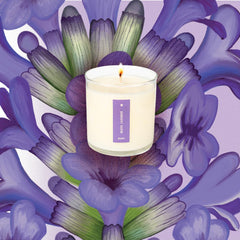Close-up of candle label showing scent and burn time