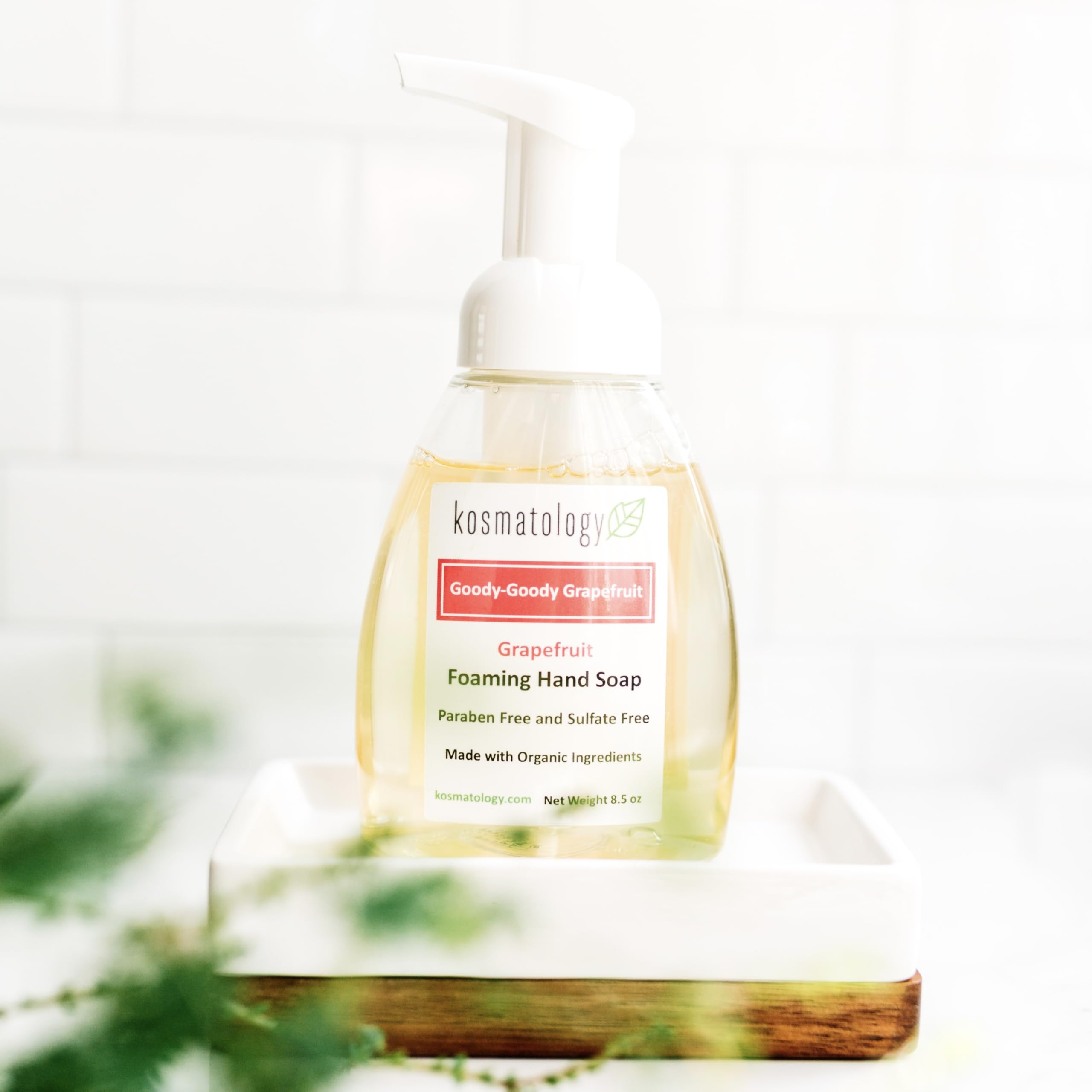 Kosmatology Goody-Goody Grapefruit glycerin closeup highlights skin-hydrating benefits.
