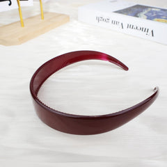 KOVOLITU headband for glasses keeps hair in place throughout makeup and brushing