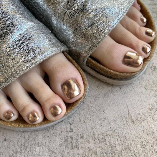 KQueenest chrome bronze toe nails with glaze finish for salon-style shine at home.