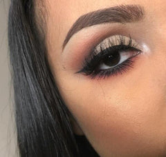 LASGOOS natural-look 3D mink lashes for easy application and feather-light comfort.