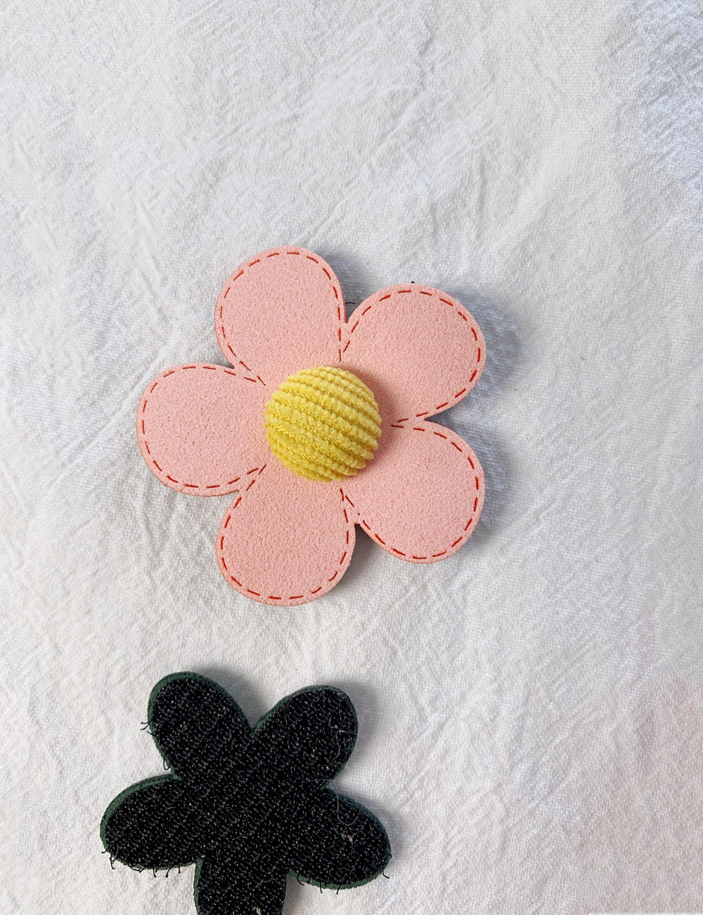 Lemeilleur kids hair stickers promote neat styles during school and play.