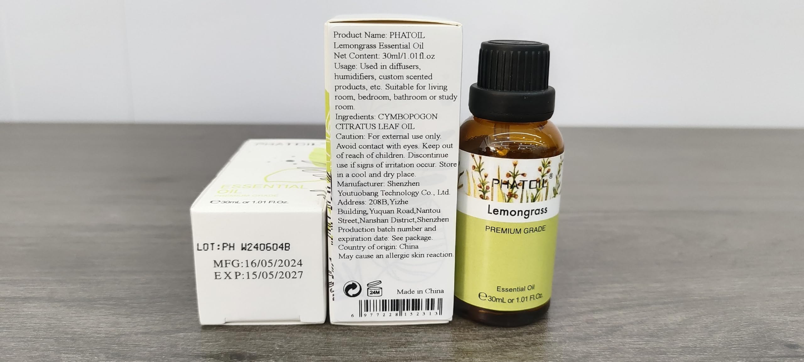 Aromatherapy diffuser with lemongrass aroma