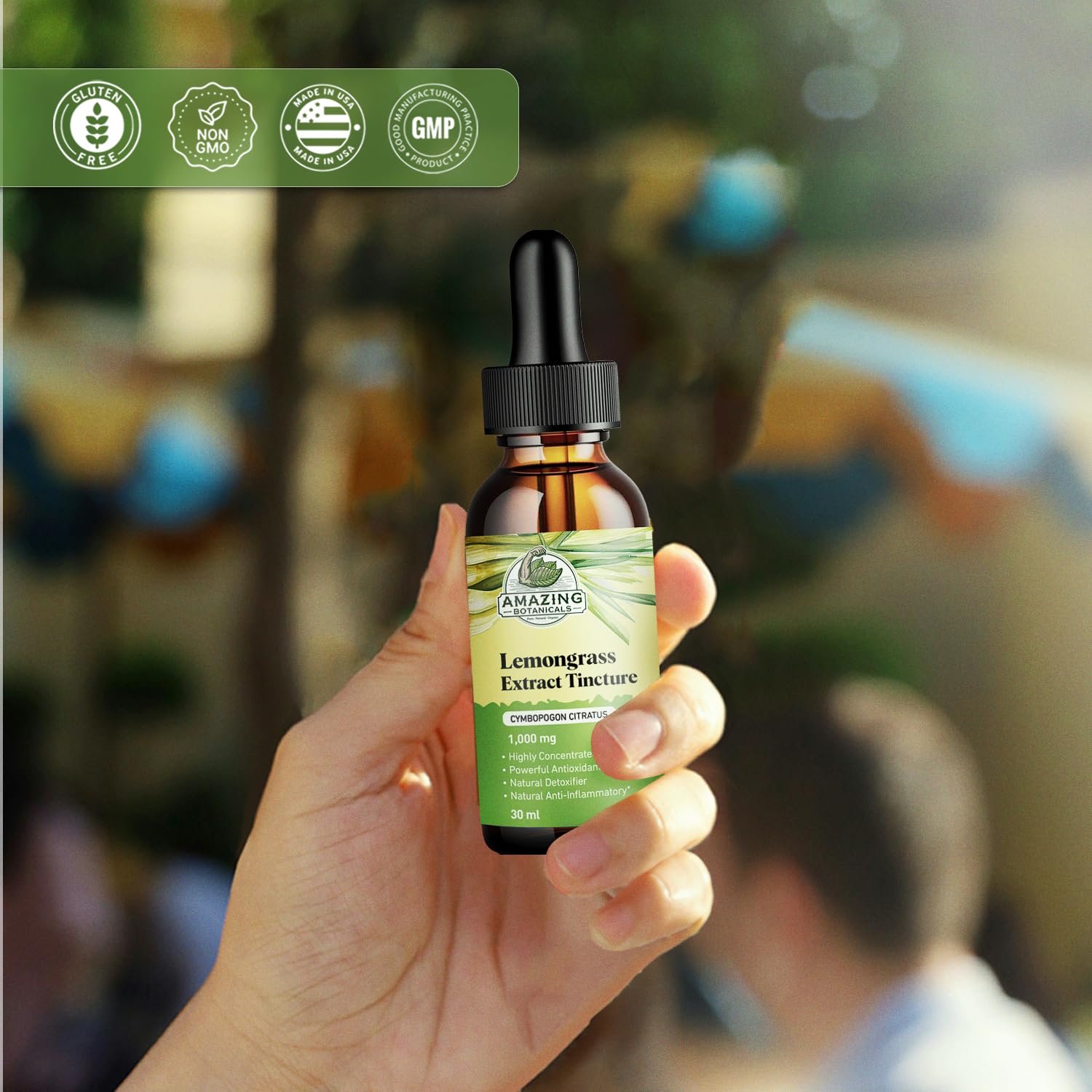 Liquid lemongrass tincture close-up