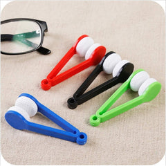 Usage demonstration: key-ring attachment for LERORO glasses cleaner clip