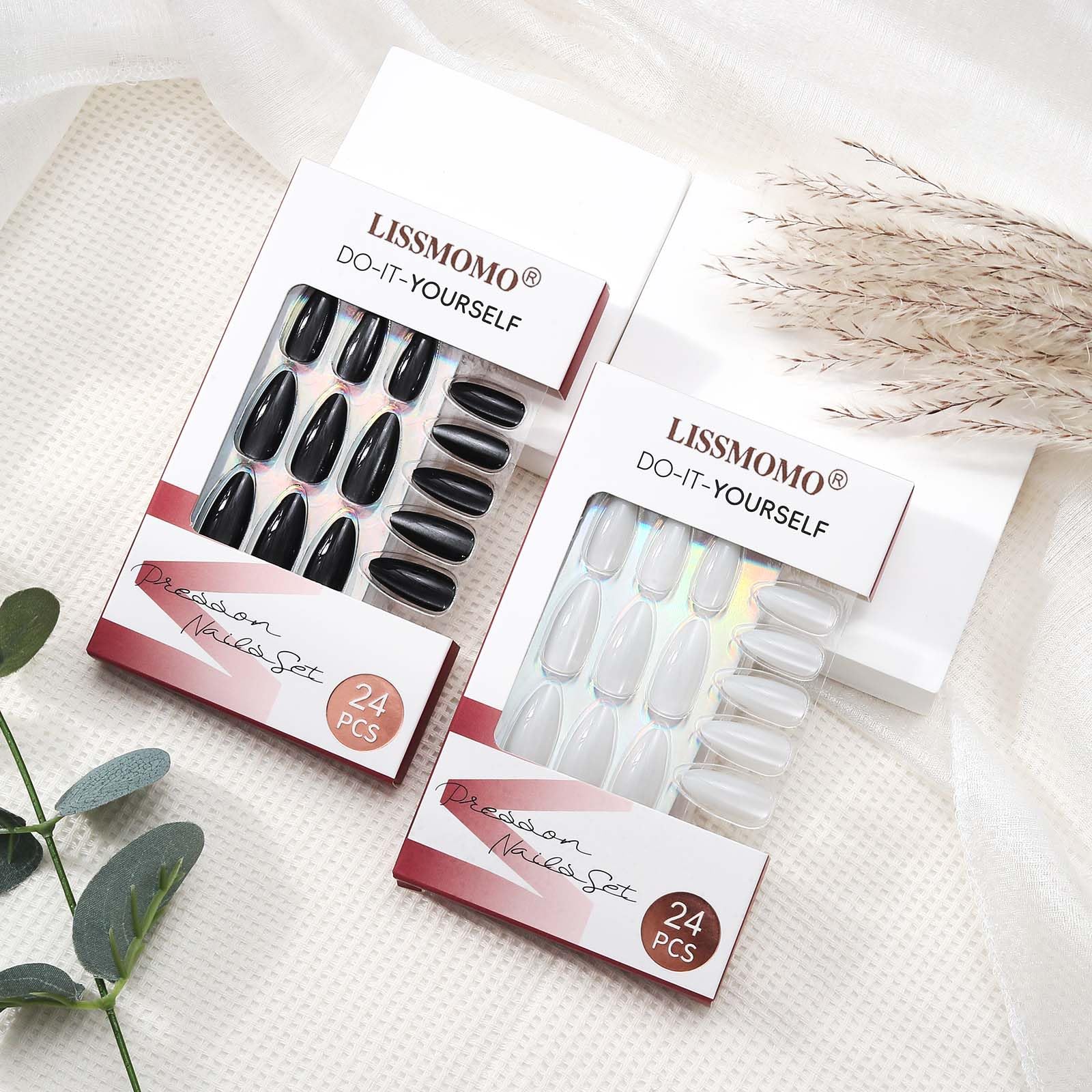 LISSMOMO gentle adhesive allows easy removal without damaging natural nails.