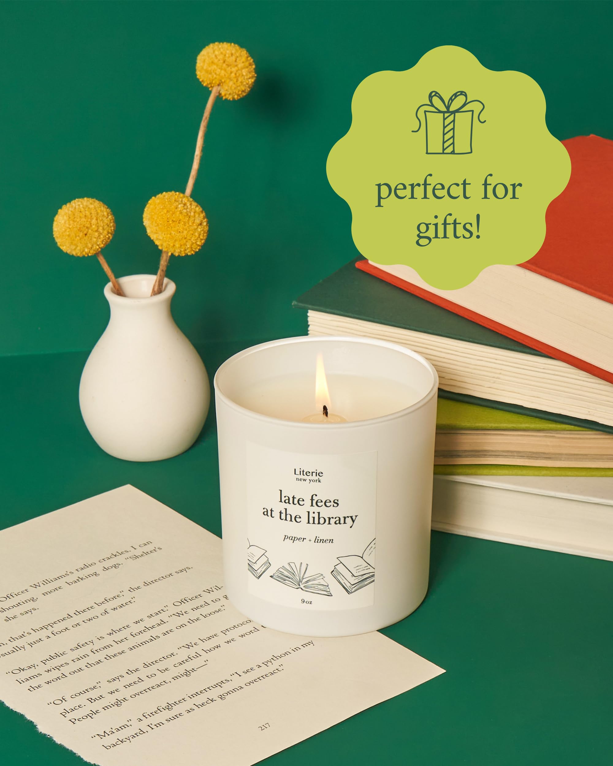 Candle with removable wooden lid