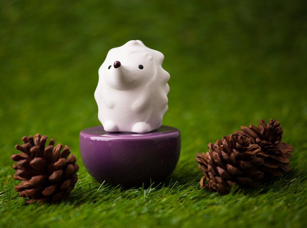 Lively Breeze purple vase accent diffuser adds decorative charm.
