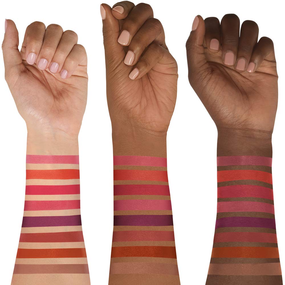 Long-wear pigment delivers vibrant color from day to night.