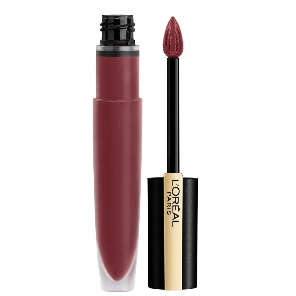 L’Oréal Paris Rouge Signature Matte Lip Stain application swatch for precise, vibrant color