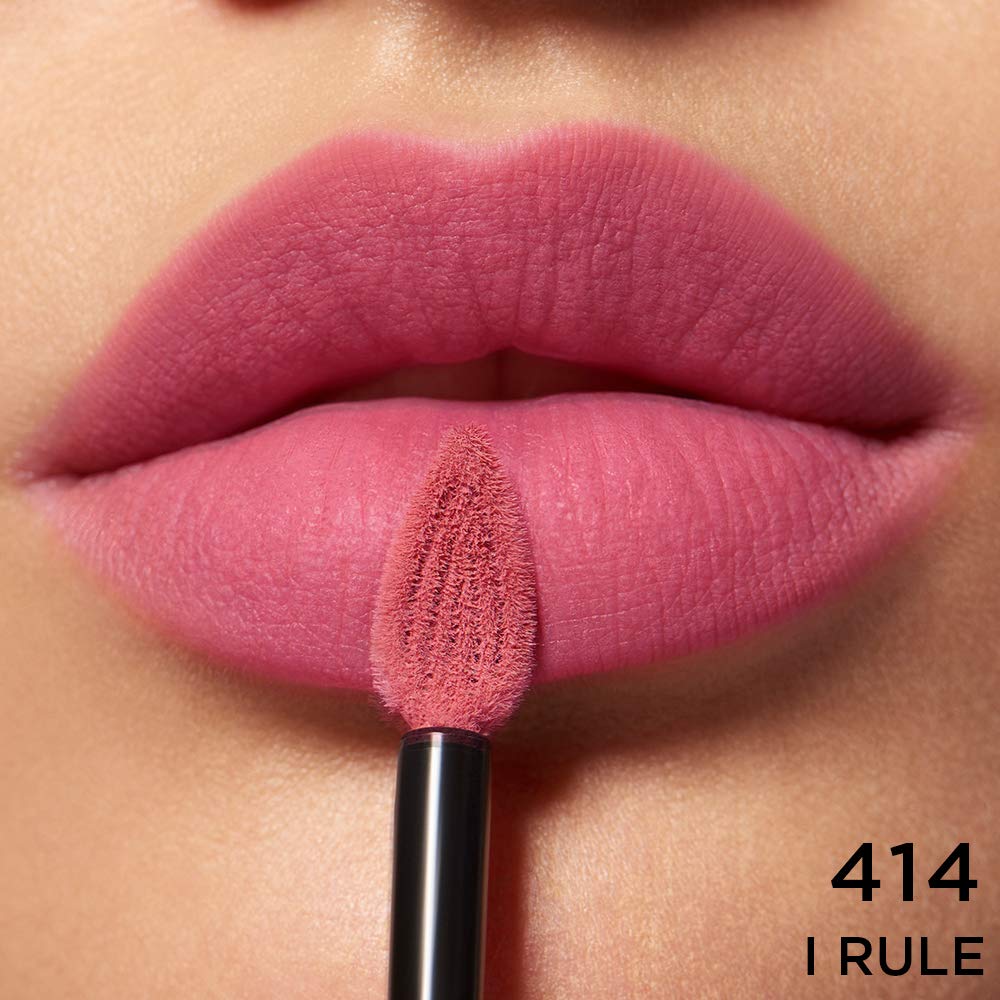 L’Oréal Paris Rouge Signature lip swatch on lips with a matte finish.