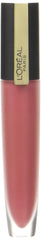 Precision applicator lets you shape lips with clean, bold lines.