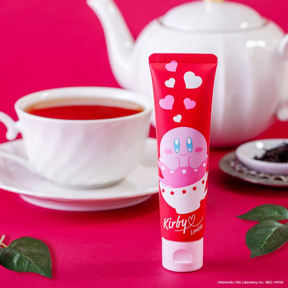 Lovisia Kirby hand application scene demonstrating quick hydration after washing