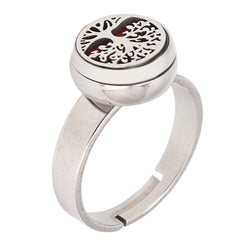 Luqeeg Aromatherapy Finger Ring wear with oils demonstrates effortless daily use