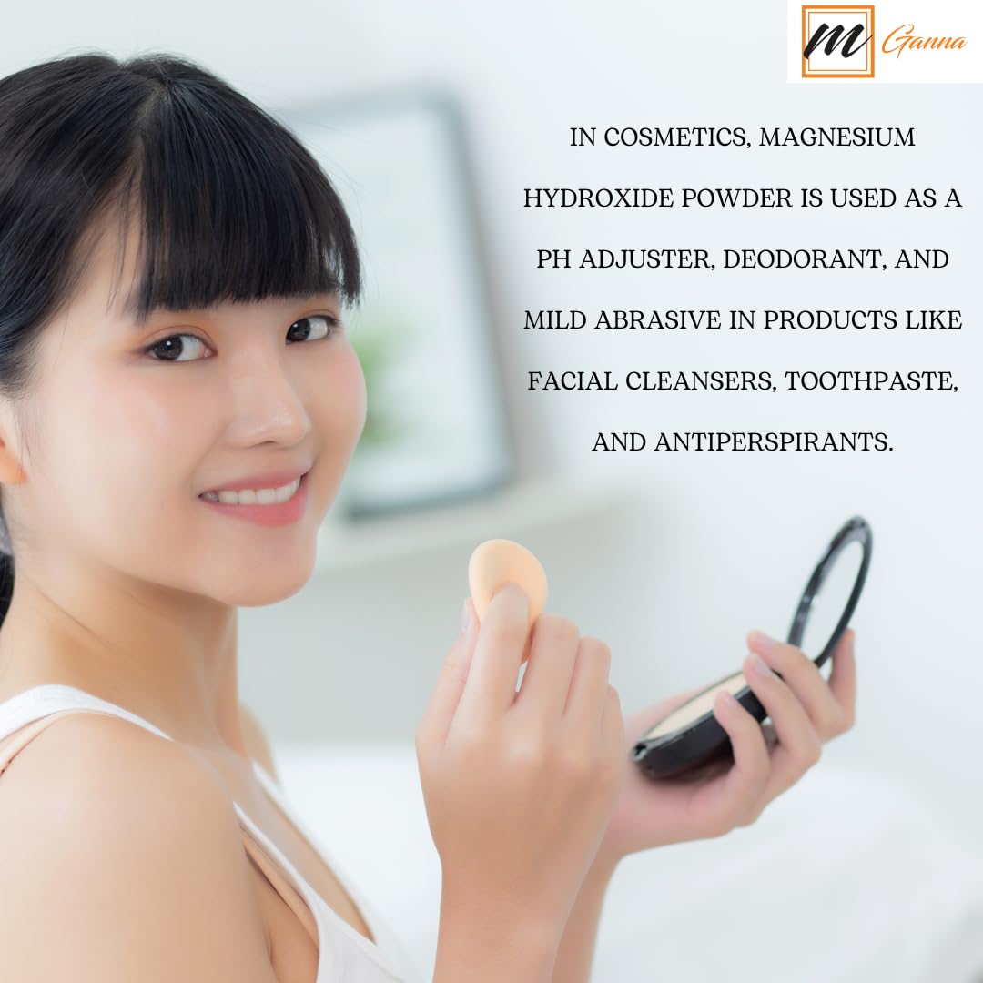 Shaker with mGanna Magnesium Hydroxide Powder