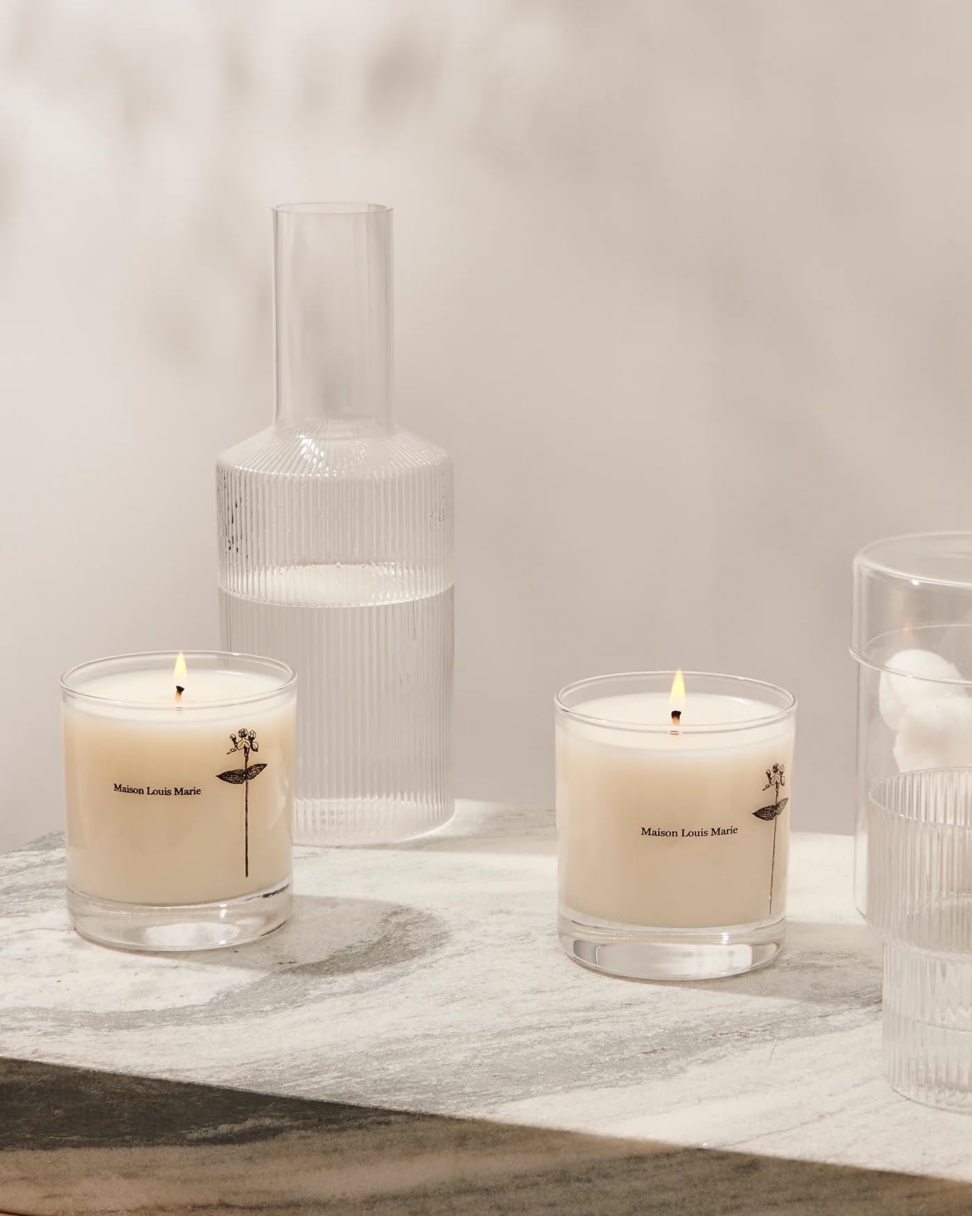 Fragrance notes visualization: jasmine, orange, green florals
