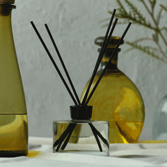 8 oz / 250 ml Bois de Balincourt diffuser on display