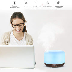 Ultrasonic aromatherapy diffuser releasing cool mist