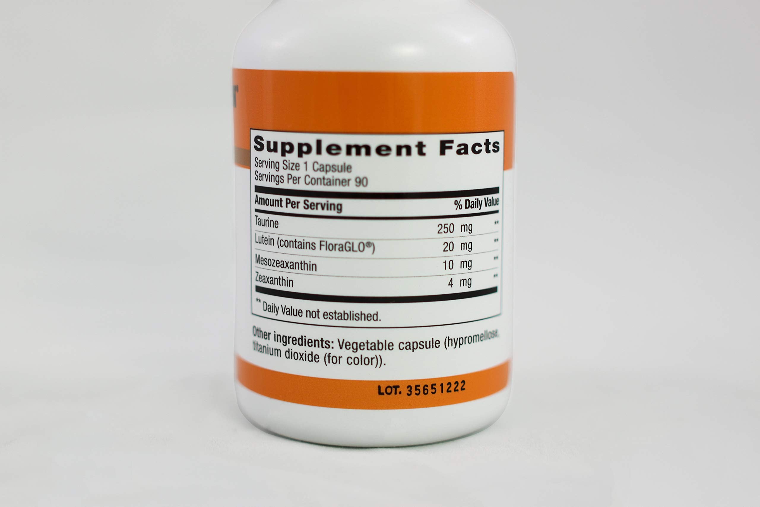 Graphic illustrating mesozeaxanthin, lutein, and zeaxanthin for macular protection