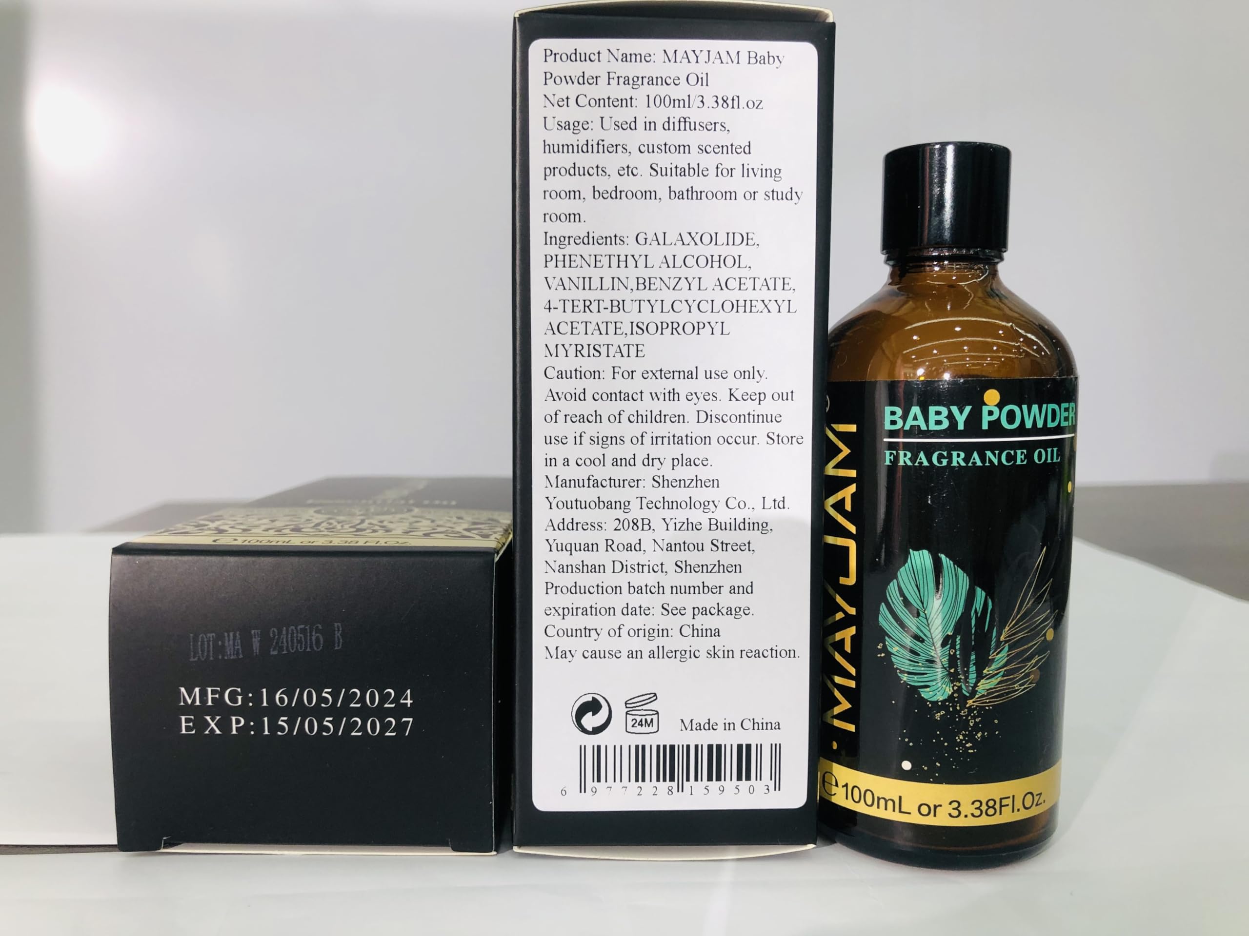 Room scene with diffuser using MAYJAM Baby Powder fragrance oil