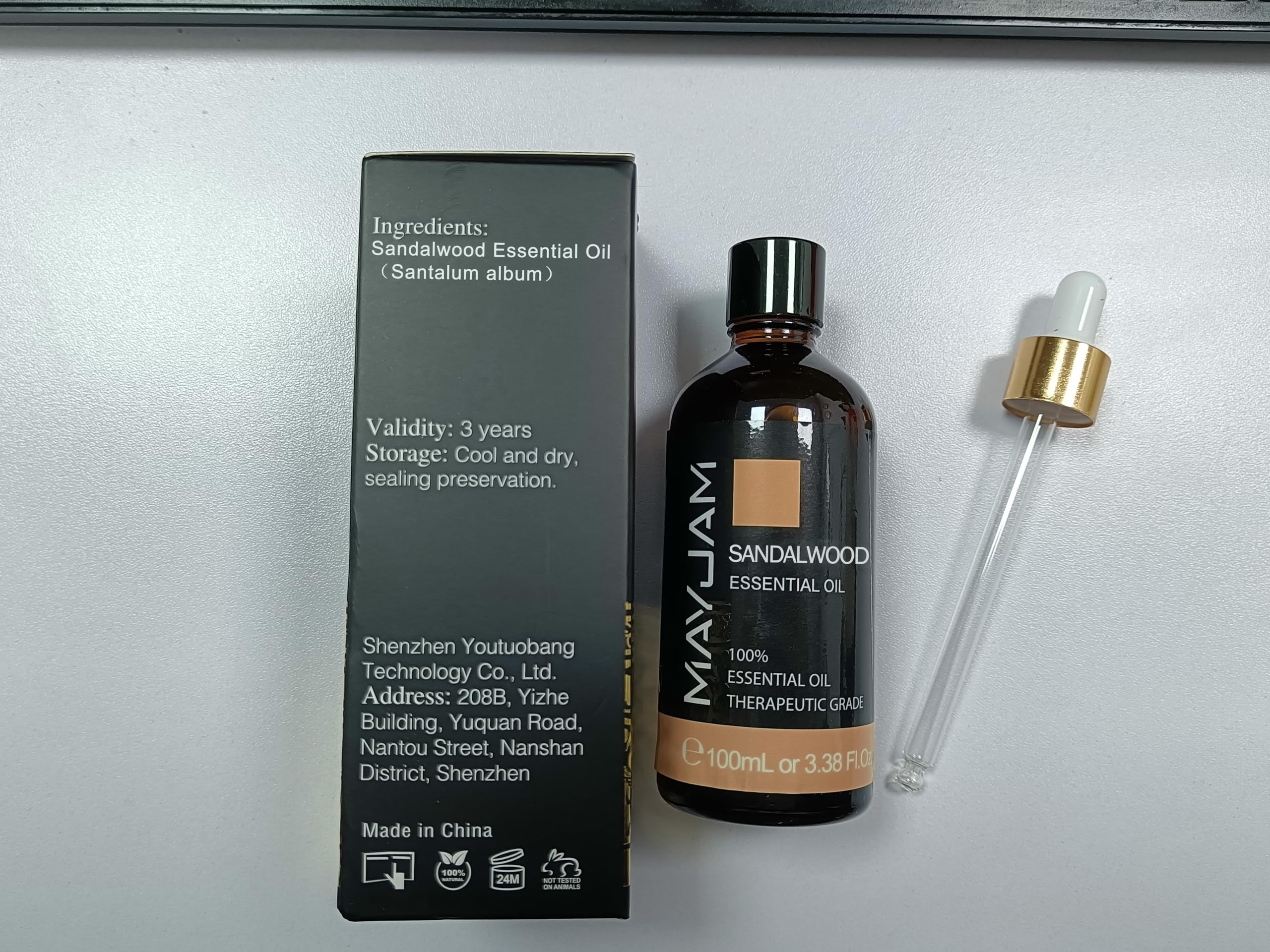 Close-up of sandalwood fragrance from MAYJAM essential oil