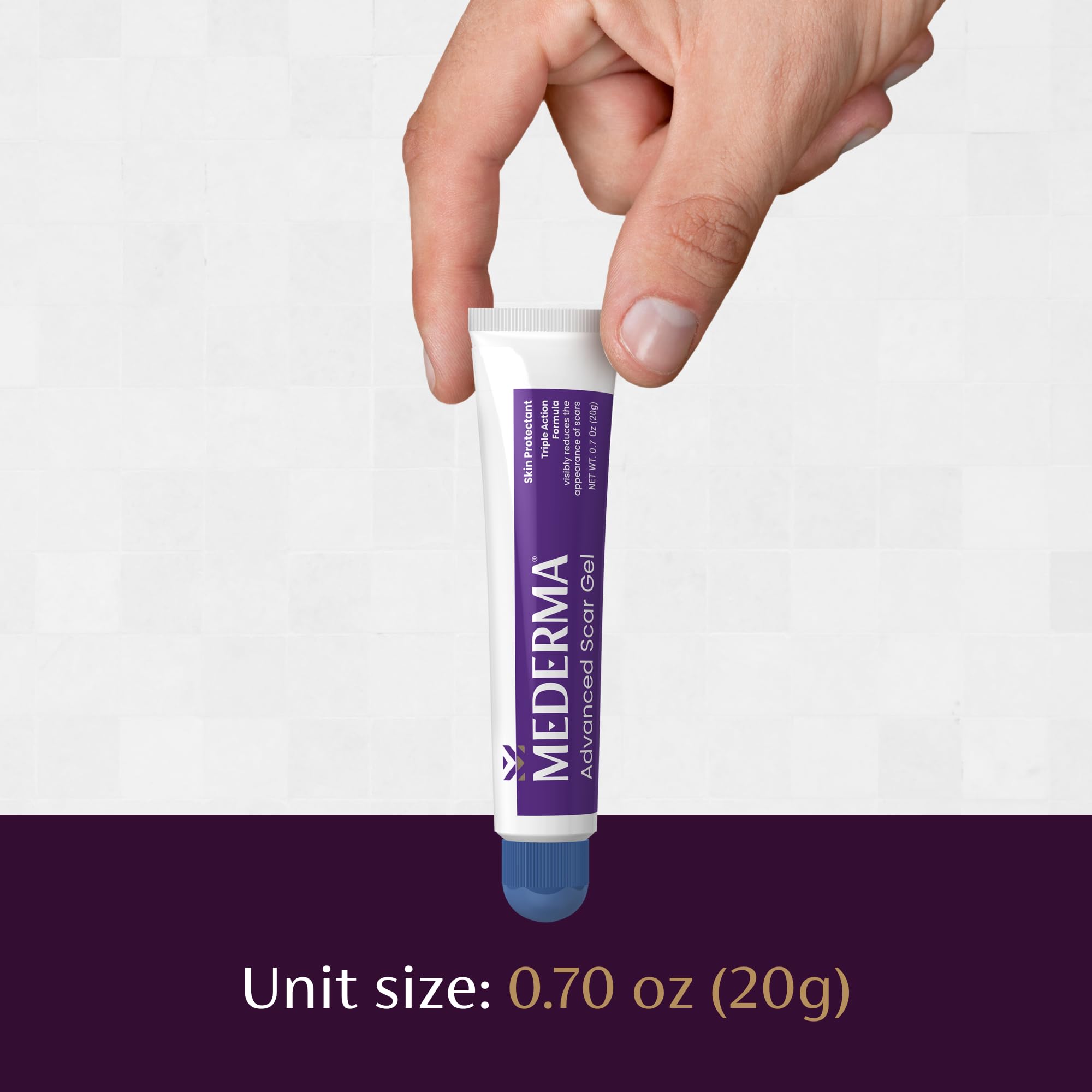 Mederma Advanced Scar Gel close-up showing smooth cream texture for absorption