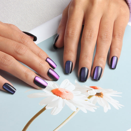 Melines 30pc cat eye nails with jelly adhesive tabs for secure wear.