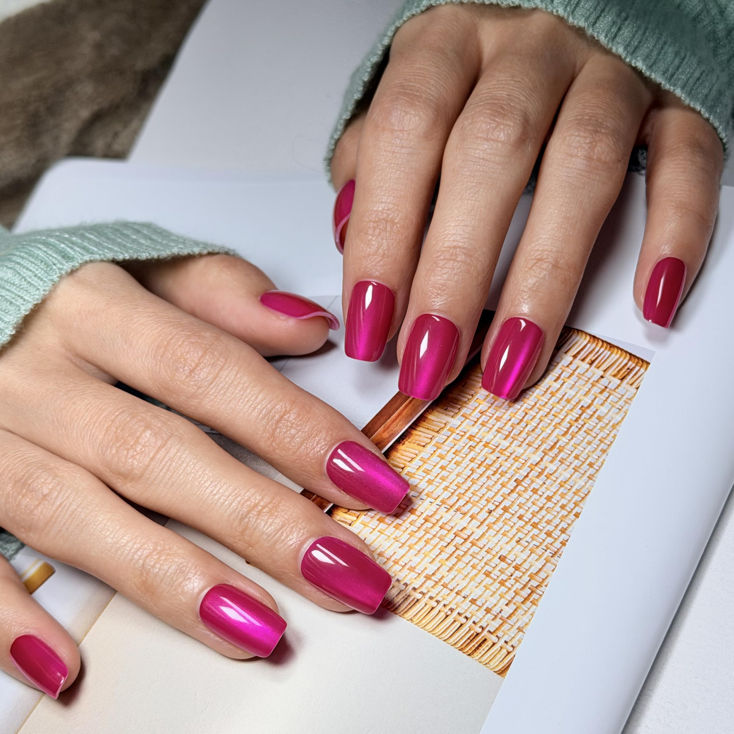 Melines mini nail file and cuticle pusher included for precise shaping.