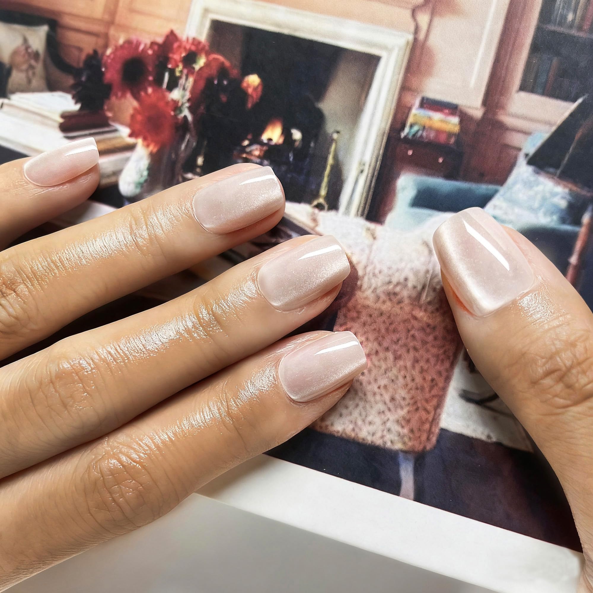 Melines short-square nude cat-eye nails close-up shows chic, durable finish.
