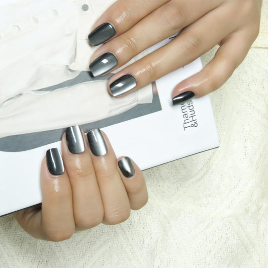 Melines short square press-on nails with jelly adhesive tabs for easy wear.