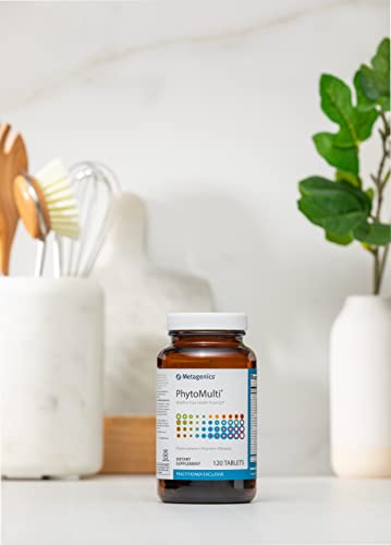 Phytonutrient blend including lutein, zeaxanthin, lycopene, and resveratrol