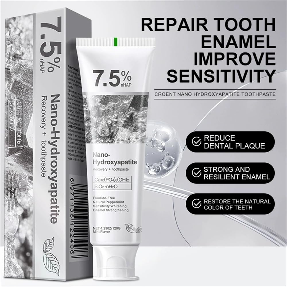 Mint leaves and toothpaste for fresh breath close up