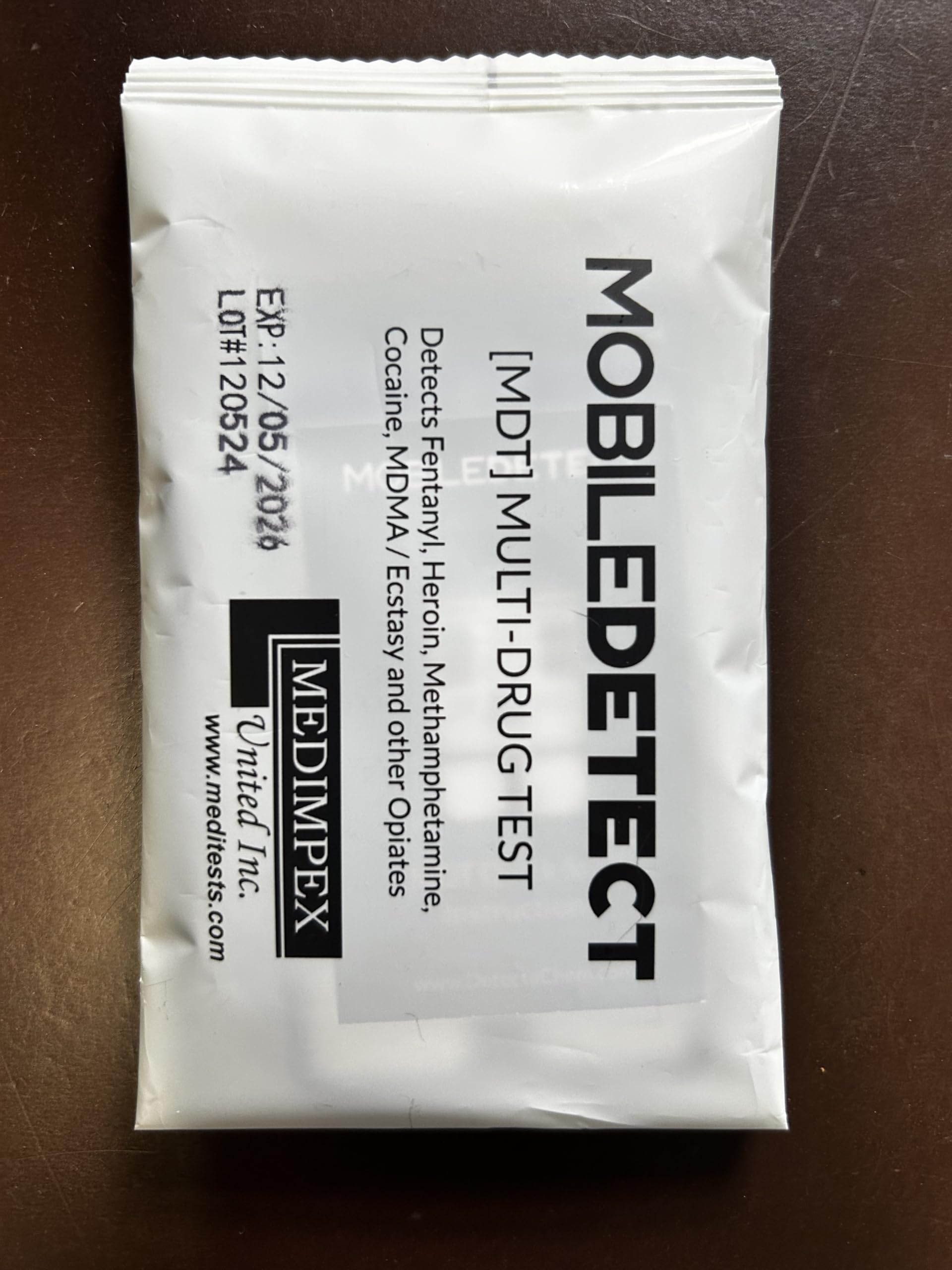 Discreet compact packaging ready for use