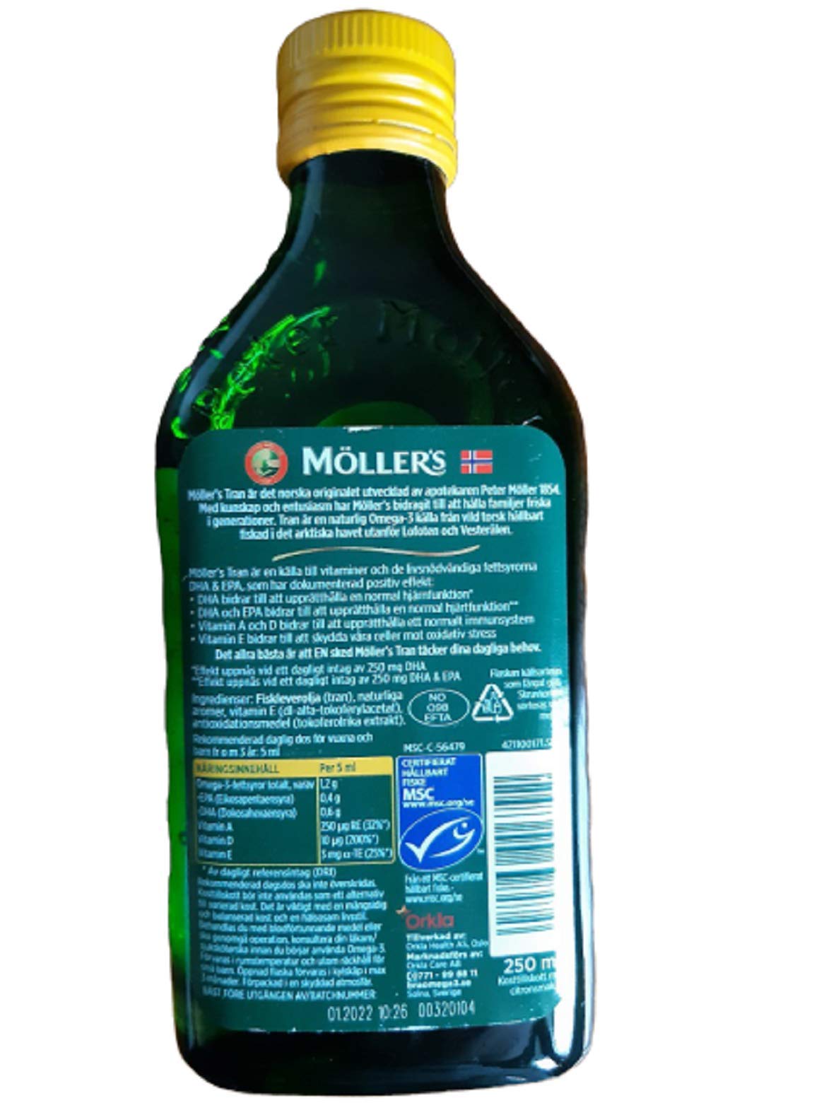 MÖLLER'S cod liver oil refrigeration scene suggests optimal freshness after opening.