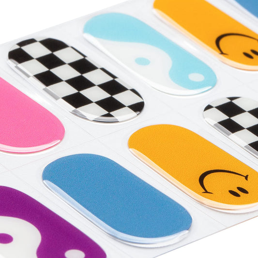 MOMSON application guide for easy at-home gel nail strips.