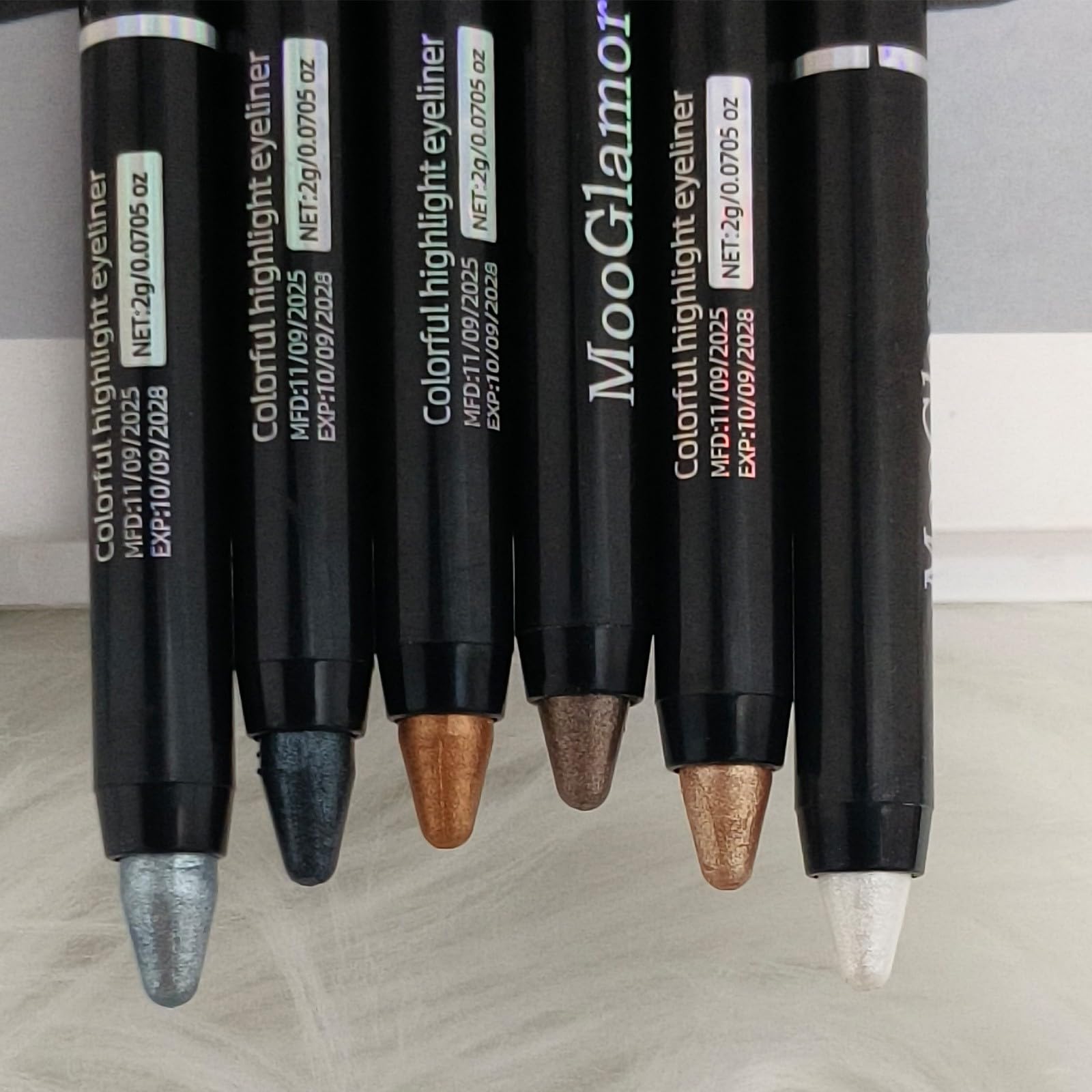 MooGlamor gift idea: six-shade eyeshadow stick set for beauty lovers.