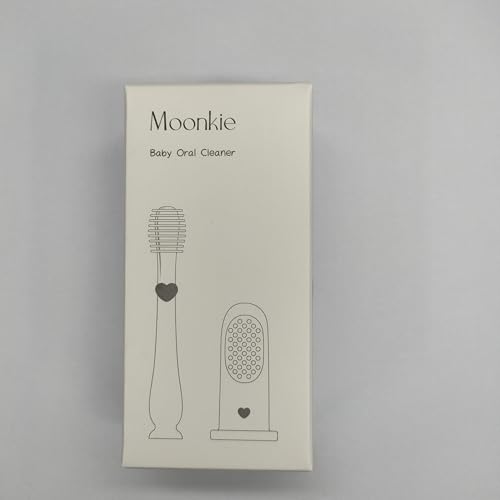 Moonkie tongue cleaner mint – in use cleaning tongue