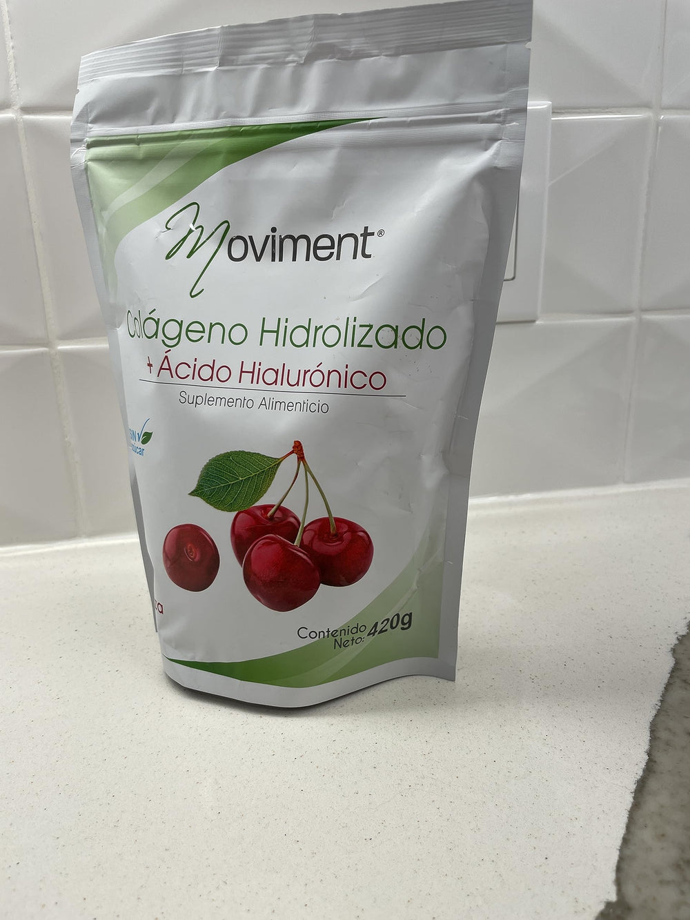 Back label showing nutrition and ingredients on Moviment bottle