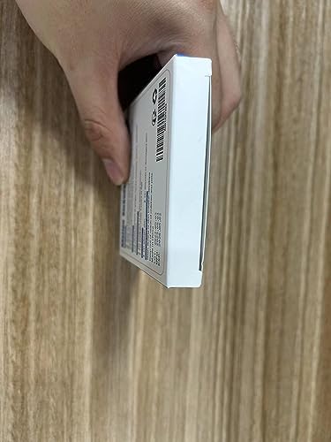 MQ Motion Patch quiet adhesion stays secure during activity.